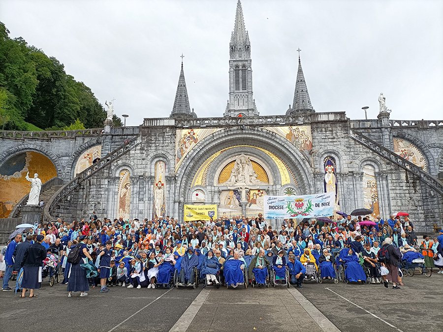 Photo officielle délégation diocèse de Nice Lourdes 2022