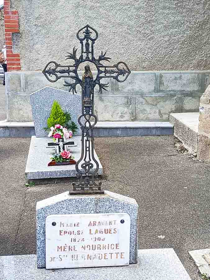 Bernadette Découverte de Lourdes