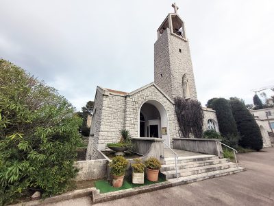 Église Notre Dame De France, Col de Villefranche